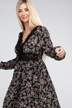 Load image into Gallery viewer, Contrast Lace Floral Print Dress
